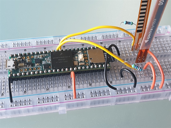 Teensy 3.6 + Flex Sensor