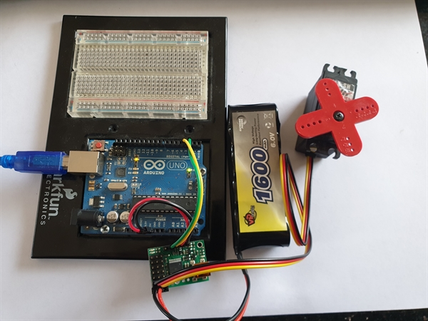Arduino Uno + Maestro6 servo controller